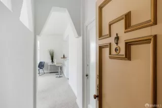 Photo #2: 424036858 Listing