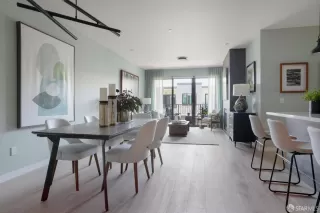 Photo #2: 424036892 Listing