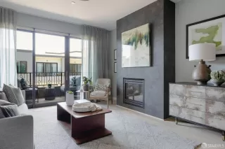 Photo #3: 424036892 Listing