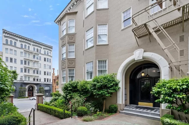 MLS: 424037030 Condo For Sale