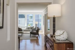 Photo #5: 424037096 Listing