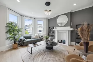 Photo #1: 424037186 Listing