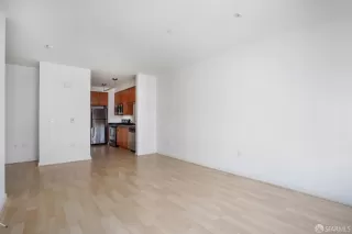 Photo #5: 424037244 Listing