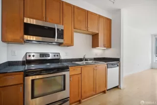 Photo #6: 424037244 Listing