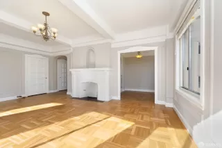 Photo #3: 424037488 Listing