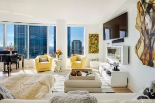 Photo #5: 424037534 Listing