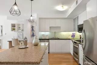 Photo #4: 424037674 Listing 