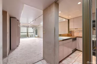 Photo #3: 424037793 Listing