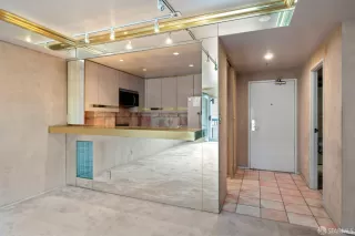 Photo #5: 424037793 Listing