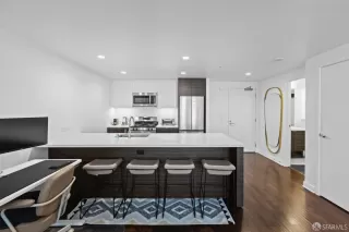 Photo #5: 424038247 Listing