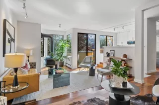 Photo #2: 424038299 Listing