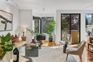 Photo #3: 424038299 Listing