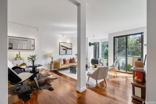 Photo #4: 424038299 Listing