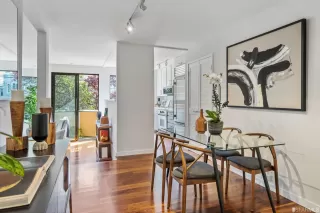 Photo #6: 424038299 Listing