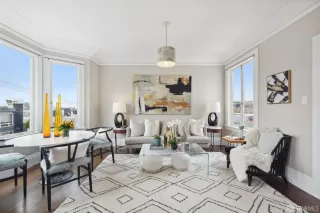 Photo #3: 424038360 Listing