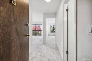 Photo #4: 424038432 Listing