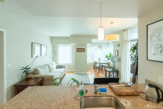 Photo #5: 424038472 Listing