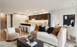 Photo #6: 424038527 Listing
