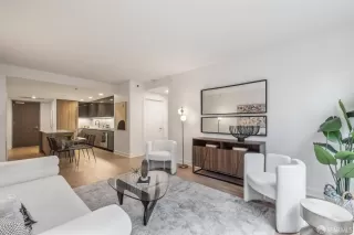 Photo #5: 424038605 Listing