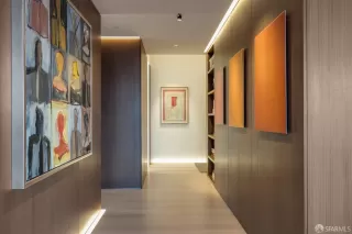 Photo #6: 424038704 Listing