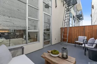 Photo #4: 424038897 Listing