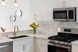 Photo #5: 424038954 Listing 