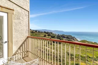 Photo #5: 424039408 Listing