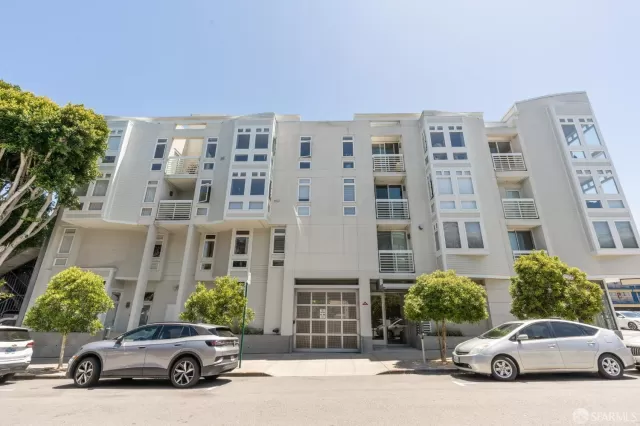 MLS: 424039462 Condo For Sale