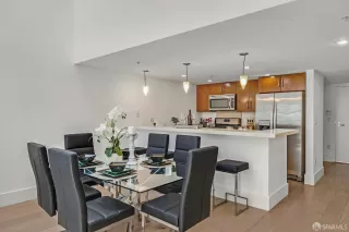 Photo #4: 424039808 Listing 