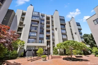 Photo #3: 424039965 Listing