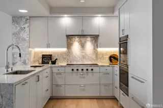 Photo #5: 424039992 Listing