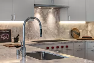 Photo #6: 424039992 Listing