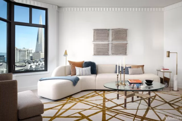 MLS: 424040052 Condo For Sale