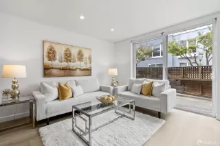 Photo #2: 424040639 Listing