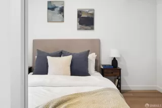 Photo #5: 424040774 Listing