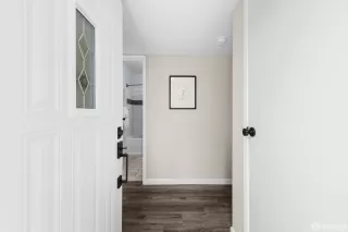 Photo #5: 424040788 Listing