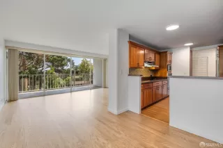 Photo #2: 424040814 Listing