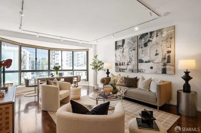 MLS: 424040820 Condo For Sale