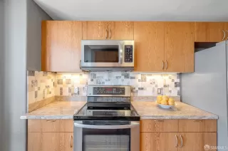 Photo #5: 424041009 Listing