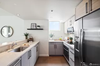 Photo #3: 424041401 Listing