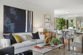 Photo #1: 424041608 Listing