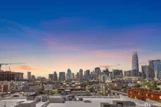 Photo #2: 424042356 Listing