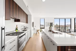 Photo #6: 424042444 Listing 