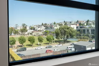 Photo #2: 424042584 Listing