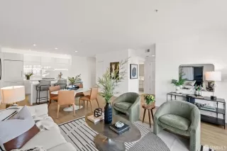 Photo #3: 424042584 Listing