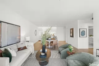 Photo #5: 424042584 Listing