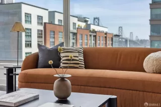 Photo #5: 424043070 Listing