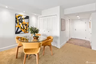 Photo #4: 424043398 Listing 