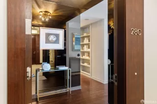 Photo #6: 424043807 Listing 