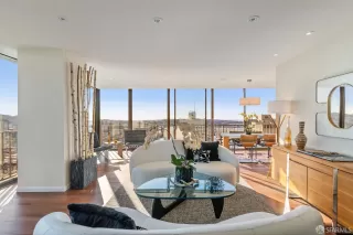 Photo #6: 424043893 Listing